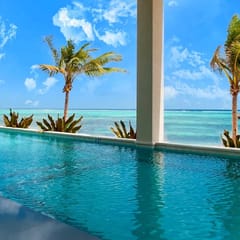 Black Urchin Resort - The Grand Palm Residence 7BR Oceanfront Villa