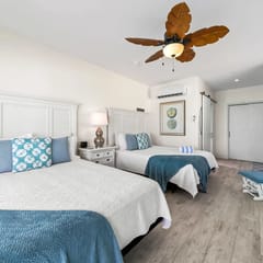 The Sand Dollar Ocean View Studio Cottage in East End