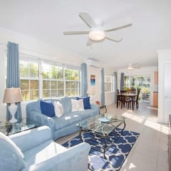 Snug Harbour View #1 – 1BR Canal‑Front Condo by Seven Mile Beach