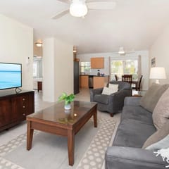Snug Harbour View #7 – 2BR Canal Front Condo by Seven Mile Beach