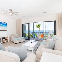 Cassava Point Villa 4D - 3BR Oceanfront at Sea Haven