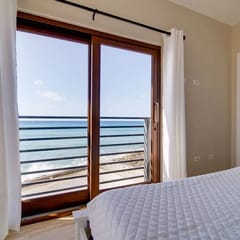 Seven Mile View #1 - 2 BR Oceanfront Condo & Pool