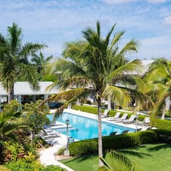 Summertime Suites #53 | 1BR West Bay Condo & Pool