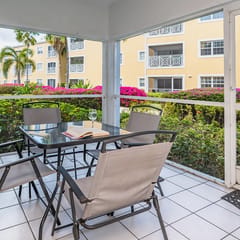 Regal Beach Club #214 - 2BR Ocean View 7 Mile Beach