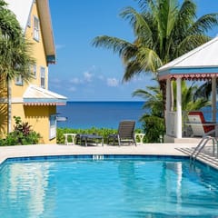 Coconut Bay Villas #113 - Ocean View 2 BR & Pool