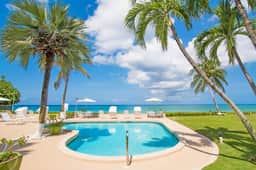 Cocoplum #3 – 2BR Oceanfront Condo on Seven Mile Beach