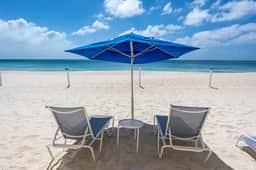 Laguna del Mar #10 - Oceanfront 3 bedroom on Seven Mile Beach
