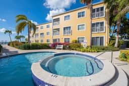 Regal Beach Club #322 - 2BR Ocean View 7 Mile Beach