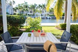 Snug Harbour View #1 – 1BR Canal‑Front Condo by Seven Mile Beach