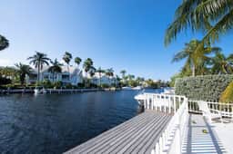 Snug Harbour View #9 – 2BR/2BA Canal Front Condo by Seven Mile Beach