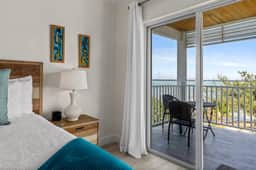 The Blue Iguana Oceanfront Studio Cottage in East End