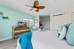 The Blue Iguana Oceanfront Studio Cottage in East End