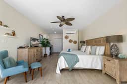 The One Love Oceanfront Studio Cottage in East End