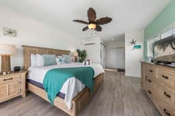 The Starfish Oceanfront Studio Cottage in East End