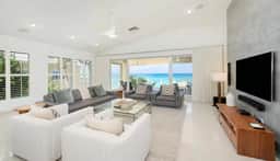 Laguna del Mar #18: 3BR Oceanfront Condo on 7 Mile Beach - Image 5