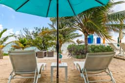The Sand Dollar Ocean View Studio Cottage in East End - Image 5