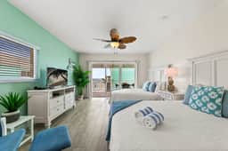 The Sand Dollar Ocean View Studio Cottage in East End - Image 2