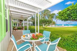 Cocoplum #5 – 2BR Oceanfront Condo on Seven Mile Beach - Image 3