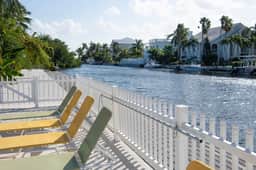 Snug Harbour View #4 – 1BR Canal Front Condo by Seven Mile Beach - Image 4