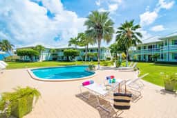 Cocoplum #1 – 2BR Oceanfront Condo on Seven Mile Beach - Image 3