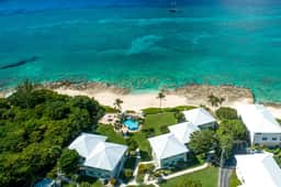 Cocoplum #1 – 2BR Oceanfront Condo on Seven Mile Beach - Image 2