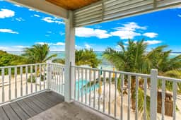 The Starfish Oceanfront Studio Cottage in East End - Image 3