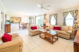 Cocoplum #7 – 2BR Oceanfront Condo on Seven Mile Beach - Image 4