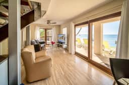 Seven Mile View #4 - 2 BR Oceanfront Condo & Pool - Image 5