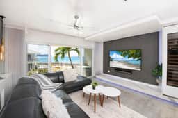 Grape Tree #10 - Luxe 2BR Ocean View Condo on Seven Mile Beach - Image 5