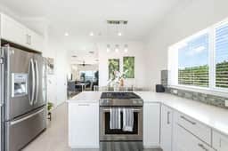 The Penthouse at The Cottages 2BR Oceanfront LUXE Condo - Image 3