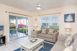 Regal Beach Club #214 - 2BR Ocean View 7 Mile Beach - Image 4