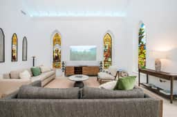 The Mastic Chapel Cottage | 2BR w/ Private Pool on 11 Acre North Side Estate - Image 4