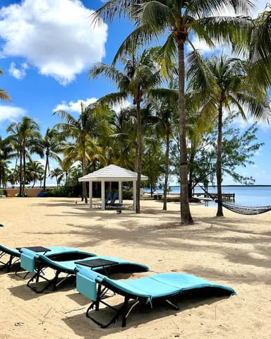Cayman Comfort & Style