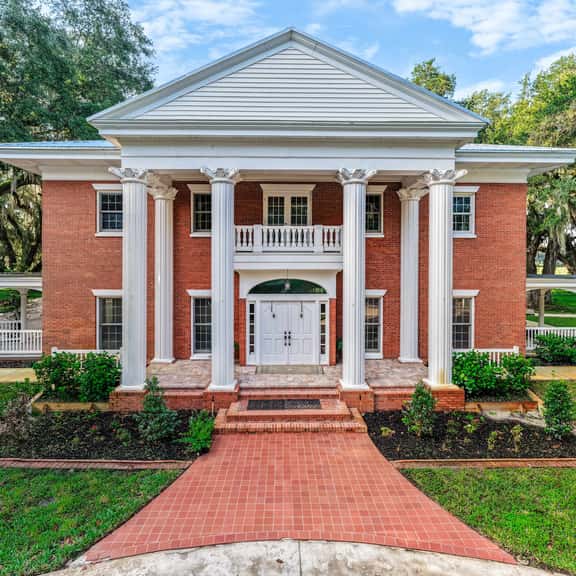 Suite #6 – The Junior Suite at 12 Oaks Club & Lodge | Boutique Inn Near The Villages - Image 1