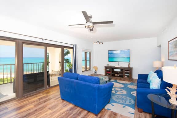 Georgetown Villas #202 – 2BR Oceanfront Condo & Pool on Seven Mile Beach