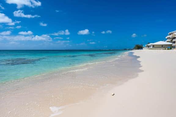 Laguna del Mar #10 - Oceanfront 3 bedroom on Seven Mile Beach