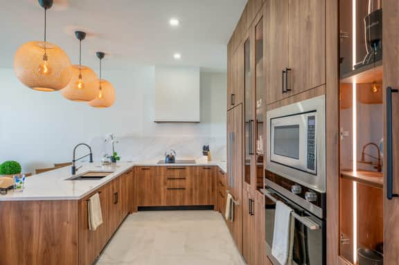 Laguna del Mar #10 - Oceanfront 3 bedroom on Seven Mile Beach