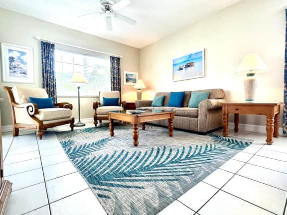 Regal Beach Club #322 - 2BR Ocean View 7 Mile Beach