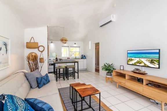 Sea Biscuit 1BR/1BA Oceanfront Sea Lodge at Rum Point