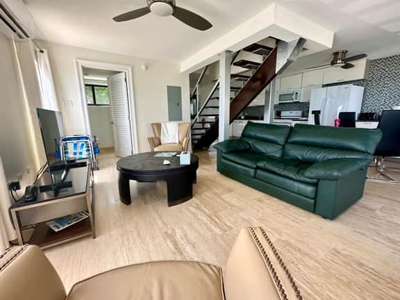 Seven Mile View #1 - 2 BR Oceanfront Condo & Pool