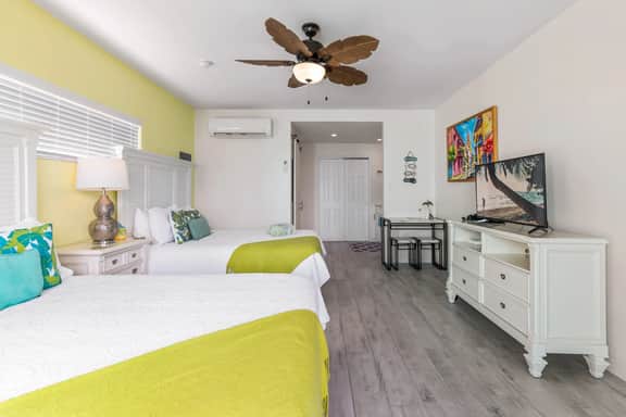 The Banana Bird Oceanfront Studio Cottage in East