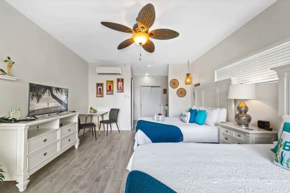 The No Problem Oceanfront Studio Cottage in East End