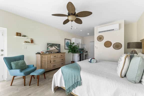 The One Love Oceanfront Studio Cottage in East End