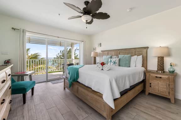 The Starfish Oceanfront Studio Cottage in East End