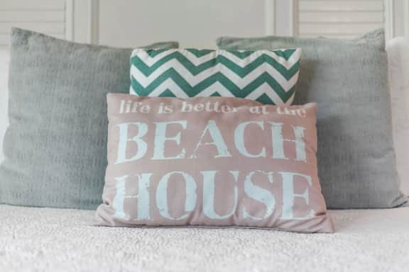 The Turtle Nest Oceanfront Studio Cottage in East