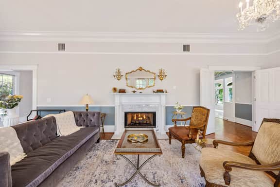 Suite #5 – The Bridal Suite at 12 Oaks Club & Lodge | Boutique Inn Near The Villages
