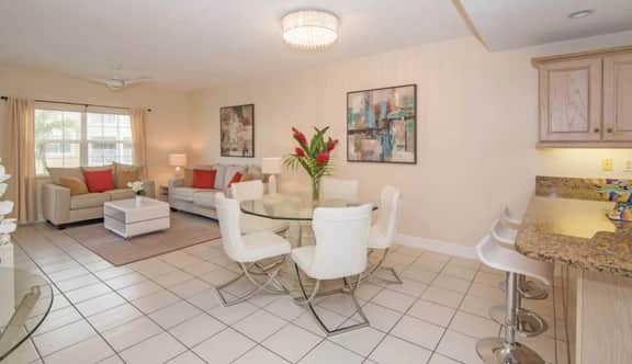 Regal Beach Club #222: 2BR Ocean View Condo on 7 Mile Beach - Image 4