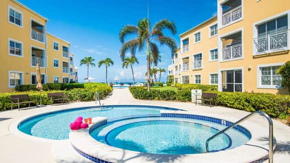 Regal Beach Club 231 2BR Ocean Viewe Condo on 7 Mile Beach - Image 4