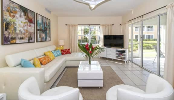 Regal Beach Club #611: 2BR Ocean View Condo on 7 Mile Beach - Image 4