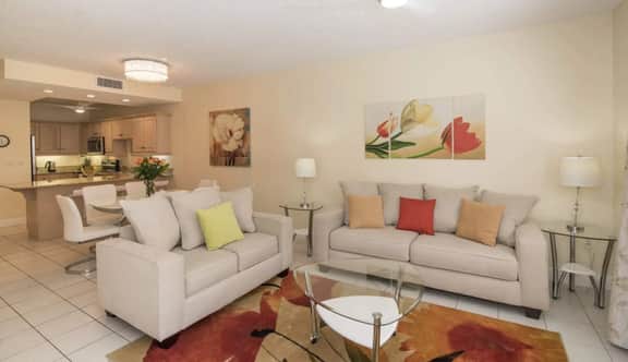 Regal Beach Club #512: 2BR Ocean View Condo on 7 Mile Beach - Image 5